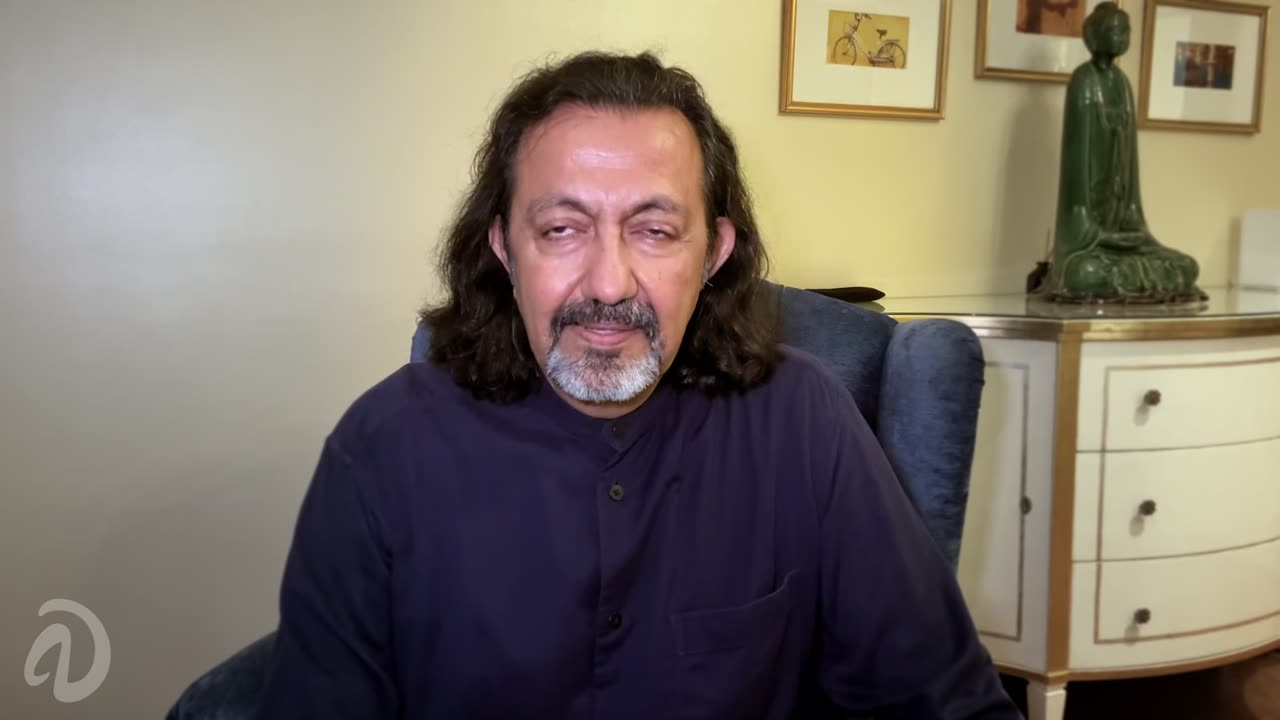 Anil Chandwani speaking about befriending the patterns beneath awareness